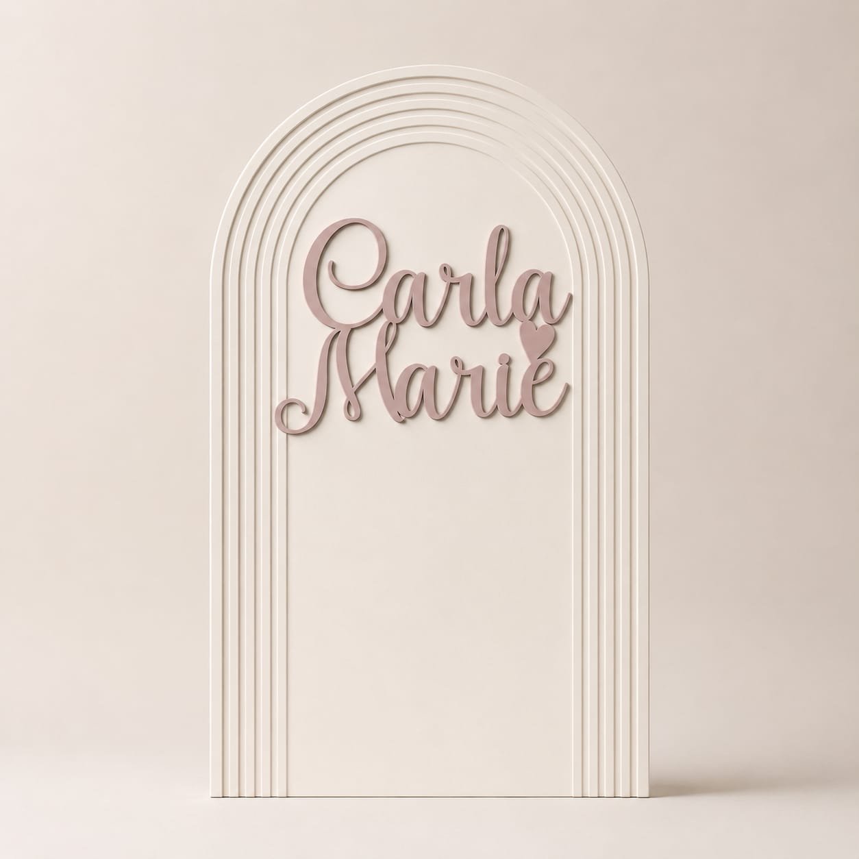 Nume personalizat MDF Carla Marie pe fundal arcadă